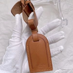 💯💕Authentic LV Luggage 🧳 Tag 🏷️💕